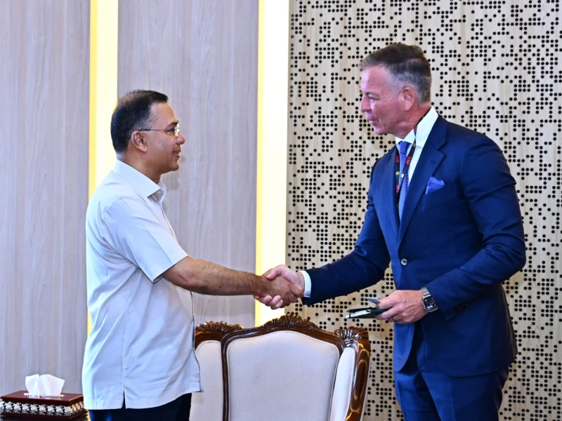 Visa APAC president meets PM Tarique