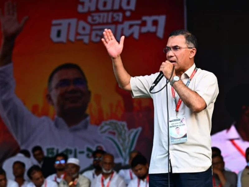 PM urges politicians to shun reckless politics, present better plans
