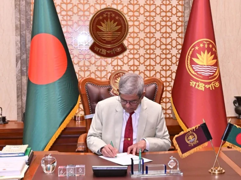 President Mirza Fakhrul begins official duties at Bangabhaban