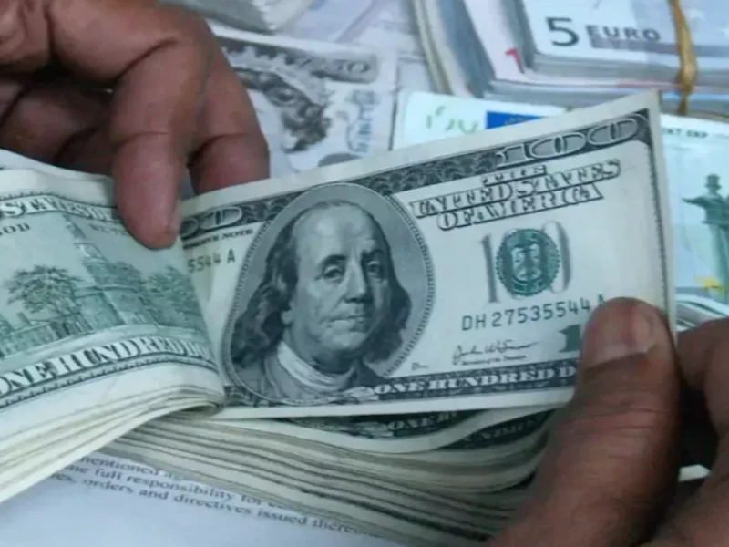 Bangladesh fetches $2.45b in remittances in 26 days of August