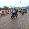 ইট দিয়ে দপদপিয়া সেতু সংস্কার: এলাকাবাসীর ক্ষোভ, দুর্ঘটনার ঝুঁকি