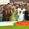 জিয়াউর রহমান ও বেগম খালেদা জিয়ার কবরে রিজভীর শ্রদ্ধা নিবেদন