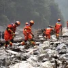 Nepal buries dead as rescuers seek thousands missing