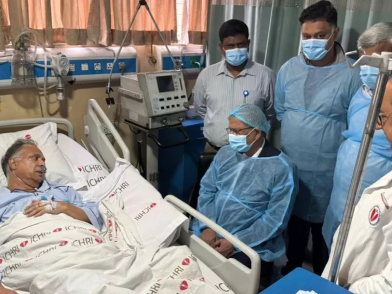 President visits Minister Iqbal Hasan Mahmood in hospital