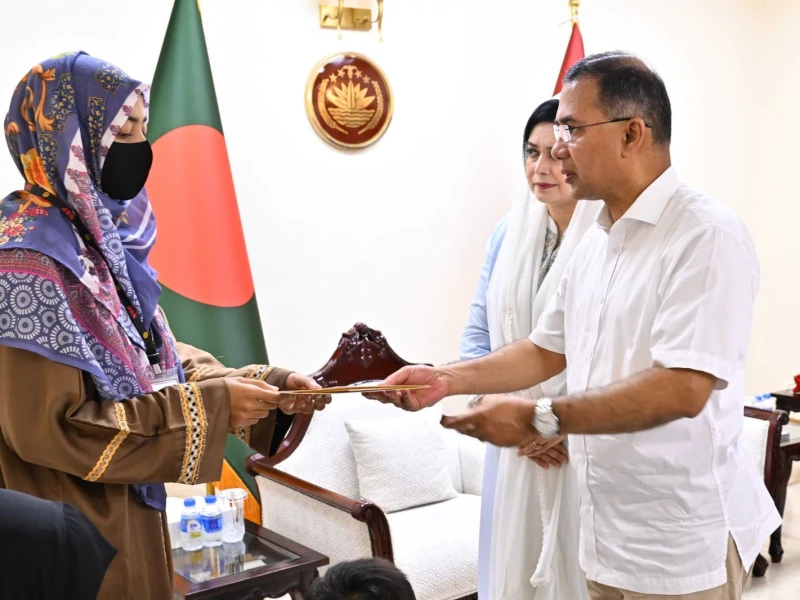 হাটহাজারীতে গোলা বিস্ফোরণে শহীদ সেনাসদস্যদের পরিবারকে প্রধানমন্ত্রীর আর্থিক সহায়তা