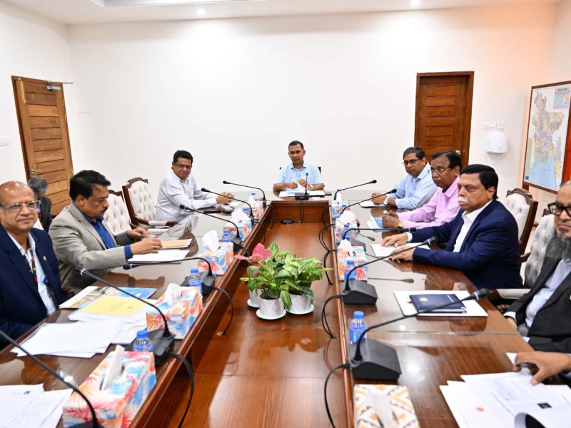 গুলশান ও ধানমন্ডিসহ রাজধানীর একাধিক লেকের দূষণ রোধে সমন্বিত উদ্যোগের নির্দেশ প্রধানমন্ত্রীর