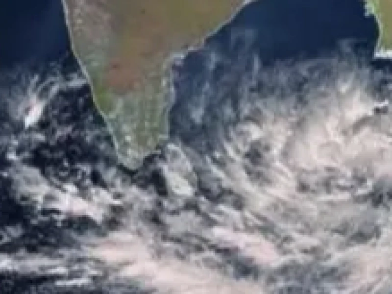 Low pressure over Eastcenral Bay intensifies into well-marked low
