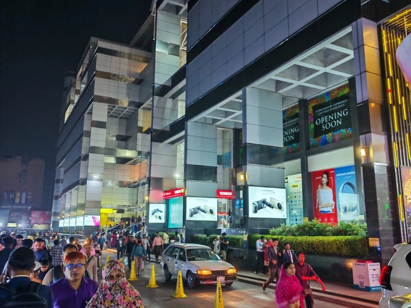 Shops, malls allowed to stay open until 10pm ahead of Durga Puja