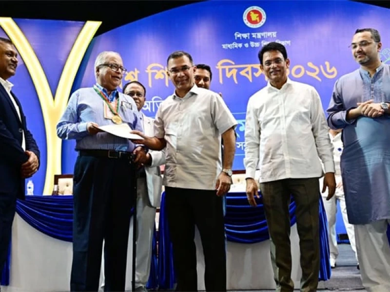 Govt honours 102 eminent teachers on World Teachers’ Day